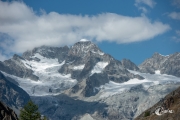 Wolken und Berg